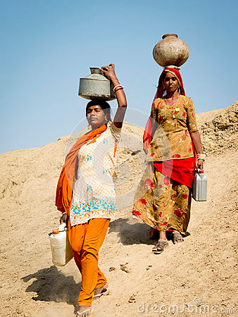 Phụ nữ trong ngôi làng này hy vọng, cuộc sống con cái sau này sẽ dễ dàng hơn nếu như chính phủ đặt một đường ống nước từ con đập dẫn vào làng. "Chúng tôi không thể làm mãi việc này. Chúng tôi đã quá mệt mỏi với việc đi lấy nước", một người vợ nước nói với tạp chí Open Magazine.