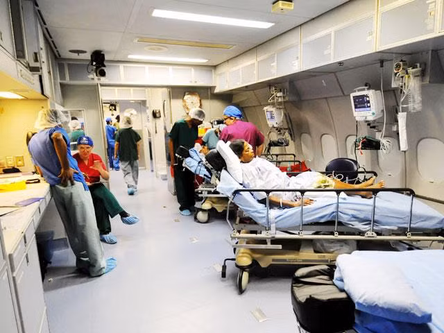 Khu vực hậu phẫu rộng rãi, nơi các bác sĩ thường xuyên qua lại theo dõi tình hình bệnh nhân sau phẫu thuật.