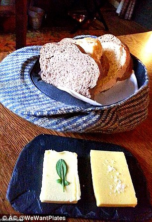 Xu hướng nhà hàng quái dị này bắt đầu từ 10 năm trước, khi một cửa hàng phục vụ món thịt nướng trên một phiến đá. Ý tưởng được nghĩ ra bởi đầu bếp Jamie Oliver.