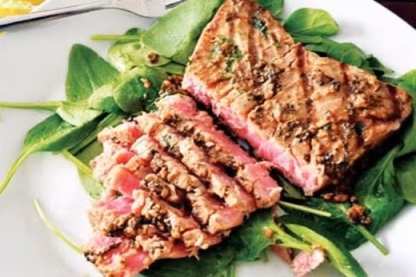 Cá ngừ nướng. Một lát cá ngừ nướng 85g sẽ cung cấp cho bạn 110% nhu cầu B3 hàng ngày.