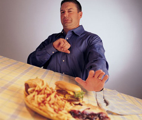 Chướng bụng là một trong những triệu chứng thường gặp nhất của rối loạn tiêu hóa. Nguyên nhân là do lượng hơi tăng lên trong đường tiêu hóa. Đây có thể là biểu hiện của rối loạn tiêu hóa, viêm, loét dạ dày, thậm chí là ung thư trực tràng. Ảnh: meovat9