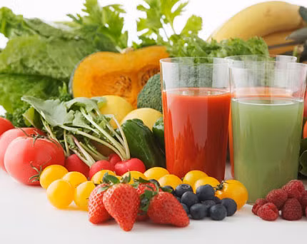 Làm việc quá lâu với máy vi tính có thể dẫn tới mỏi mắt, khô mắt. Tình trạng này xảy ra thường xuyên và nghiêm trọng hơn ở những người thiếu vitamin A. Thiếu vitamin A, mắt sẽ tắc nghẽn tuyến lệ, nước mắt không chảy ra, lâu dần sẽ gây ra nhiều chứng bệnh ở mắt. Để giữ cho đôi mắt của bạn luôn khỏe mạnh, hãy sử dụng những loại sinh tố giàu vitamin A.