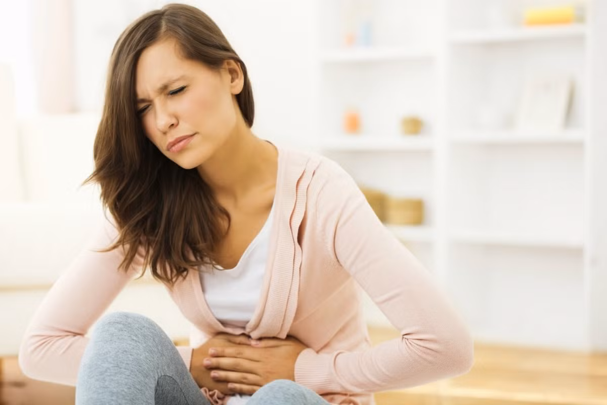 Đau vùng bụng. Một số dấu hiệu của lá lách có vấn đề bao gồm đau ở vùng bụng trên phía bên trái. Cơn đau này có thể lây lan đến vai trái của bạn.