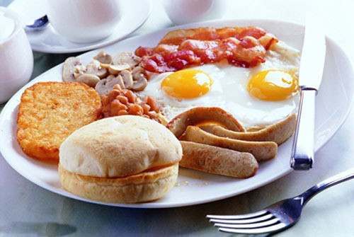 Một quả trứng không làm tăng cholesterol. Có một số cholesterol nhất định trong trứng nhưng cũng có một số chất giúp giảm chất này, miễn là bạn đảm bảo số lượng 3 quả trứng/tuần thì nó không có hề hấn gì đến sức khỏe.