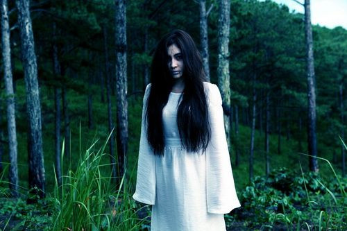 Trong phim, hoa hậu Đặng Thu Thảo cũng rũ bỏ vẻ ngoài trong sáng để hóa thân thành "ma nữ" thực thụ. "Mỹ nam kế" được thực hiện bởi đạo diễn trẻ Lê Quang Thanh Tâm và ra mắt vào đúng kỳ nghỉ Tết Nguyên đán của khán giả.