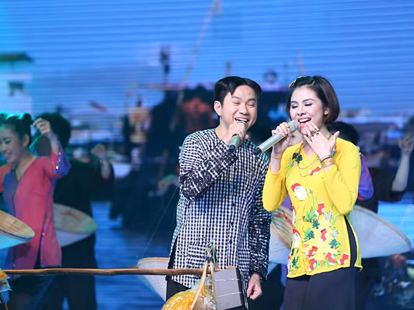 Mặc dù phần trình diễn ca khúc "Về miền Tây" của Vân Trang và Quốc Đại được đánh giá khá mùi mẫn nhưng chưa thực sự phù hợp với chủ đề của đêm thi. Tuy nhiên, Vân Trang vẫn dành nhiều lời khen ngợi về tài biến hóa và phần beatbox đầy ngẫu hứng của mình. Cặp đôi dành 27,5 điểm từ ban giám khảo.