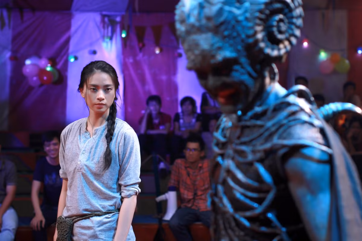 " Ngày nảy ngày nay" được công chiếu vào ngày 6/2/2015 sẽ đánh dấu bước đi mới của "đả nữ" Vân Ngô trong vai trò nhà sản xuất. Trong phim, Ngô Thanh Vân cùng Lê Khánh thủ vai chính - hai nàng tiên xinh đẹp giáng trần để thực hiện nhiệm vụ vô cùng cam go với lũ quỷ xấu xí. Phim thuộc thể loại hài lãng mạn, giả tưởng sẽ là món lạ trong "thực đơn" phim Tết dành cho khán giả Việt.