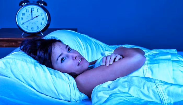 Thiếu ngủ còn làm tăng nguy cơ mắc các bệnh về tim mạch dù bạn không hút thuốc và luyện tập thể thao thường xuyên. (Nguồn Newstrack)