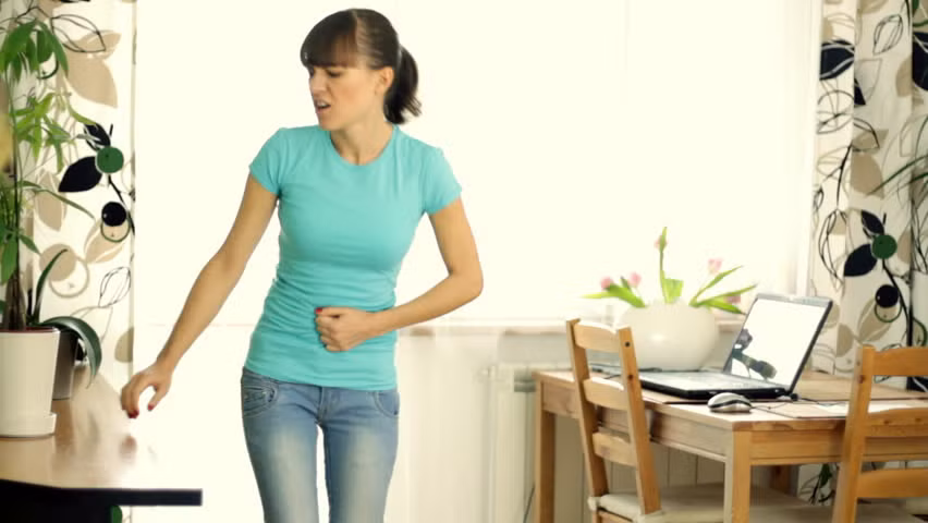 Thuốc tránh thai cũng được xem là giải pháp tạm thời chữa rong kinh vì có chứa progesteron và estrogen giúp cân bằng nội tiết tố, giúp chấm dứt tình trạng rong kinh. (Nguồn Picdn)