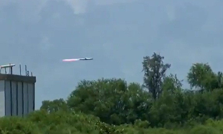 Theo giới thiệu của DRDO, tên lửa được thiết kế để trang bị trên trực thăng hạng nhẹ tiên tiến, được dẫn đường bởi hệ thống hình ảnh hồng ngoại giúp tên lửa có khả năng tấn công xe tăng cả ngày lẫn đêm, cả tĩnh và di chuyển nhanh, bất chấp mọi loại thời tiết.