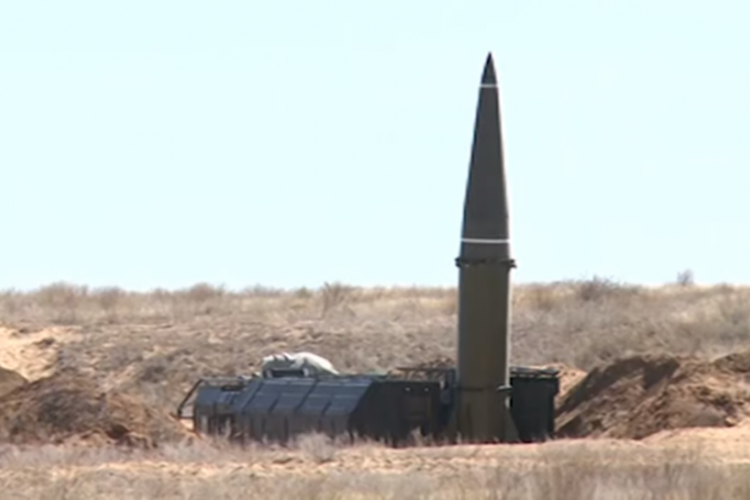 Trong tình thế này, GNA và Thổ Nhĩ Kỳ rất cần sự trợ giúp của một đồng minh khác, và họ đã không phải chờ đợi lâu khi Algeria lập tức đưa ra phản ứng đó là triển khai tên lửa đạn đạo chiến thuật Iskander-E tới sát biên giới Libya.