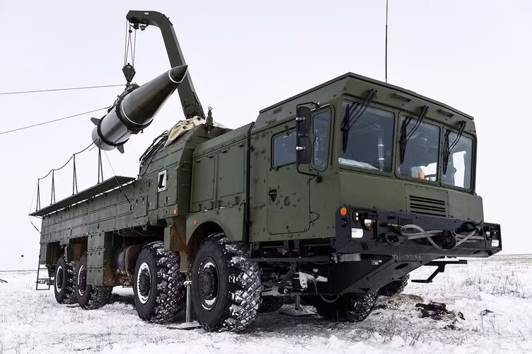 Trước nguy cơ "tương tàn" của hai loại vũ khí xuất khẩu chủ lực do mình sản xuất, chắc chắn Nga sẽ không vui vì bất cứ loại nào có màn thể hiện kém hơn cũng khiến Moskva mất đi nhiều đơn hàng xuất khẩu.