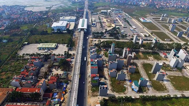 Tuyến đường sắt Cát Linh - Hà Đông sẽ có 13 đoàn tàu (52 toa xe) với 4 toa xe/đoàn tàu. Chiều dài đoàn tàu 79 m, năng lực vận chuyển tối đa mỗi chiều khoảng 28.500 hành khách/h.