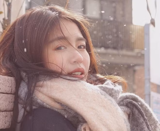 Tại trang cá nhân, cô cũng thường xuyên cập nhật hình ảnh của mình. Hiện hot girl sở hữu hơn 460.000 người theo dõi trên mạng xã hội.