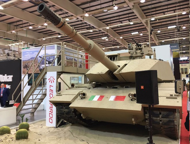 Với thiết kế loa bù giật đầu nòng kiểu mới cho phép pháo chính có khả năng khai hỏa chính xác hơn và độ giật thấp hơn hẳn so với sản phẩm cùng loại.