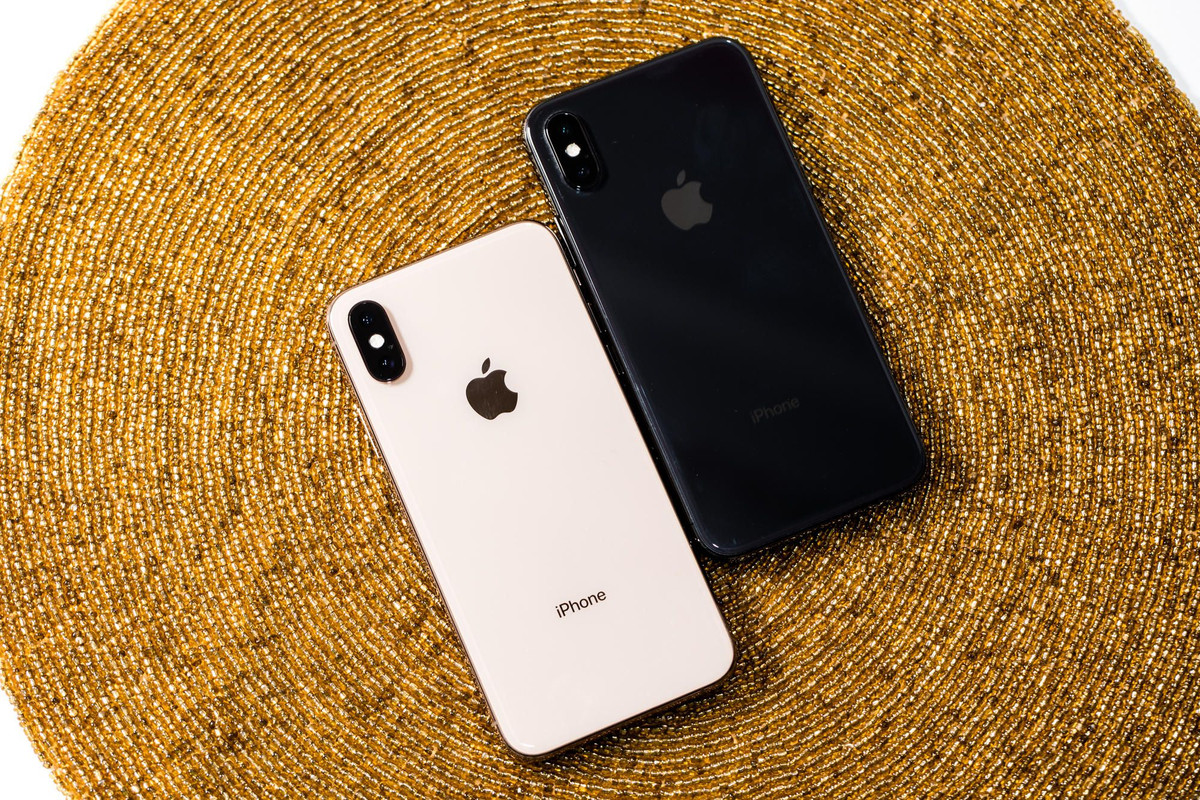Với sự chênh lệch không quá nhiều để sở hữu bản dung lượng thấp của XS Max thì hẳn người dùng sãn lòng đánh đổi dung lượng lấy hiệu năng cao cấp. Điều này khiến cho XS trở thành “quả bom xịt” không mấy bất ngờ của Iphone.