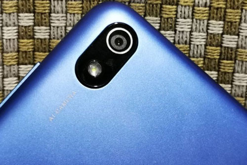 Redmi 7A được trang bị màn hình IPS kích thước 5,45 inch, độ phân giải HD Plus (1.440x720 pixel). Màn hình này được chia theo tỷ lệ 18:9.