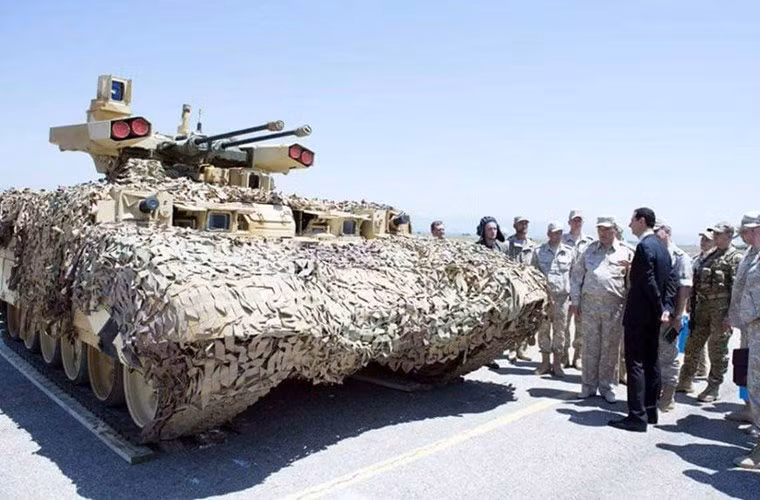 Cũng như nhiều loại vũ khí khác được Nga đem tới Syria, sự xuất hiện của BMPT-72 “Teminator 2” tại Hmeymin cho thấy khả năng rất cao rằng Quân đội Nga sẽ sớm triển khai BMPT-72 hỗ trợ Quân đội Syria trong các chiến dịch tiêu diệt khủng bố ở Raqqa hay Palmyra hay Aleppo. Nguồn ảnh: Sputnik