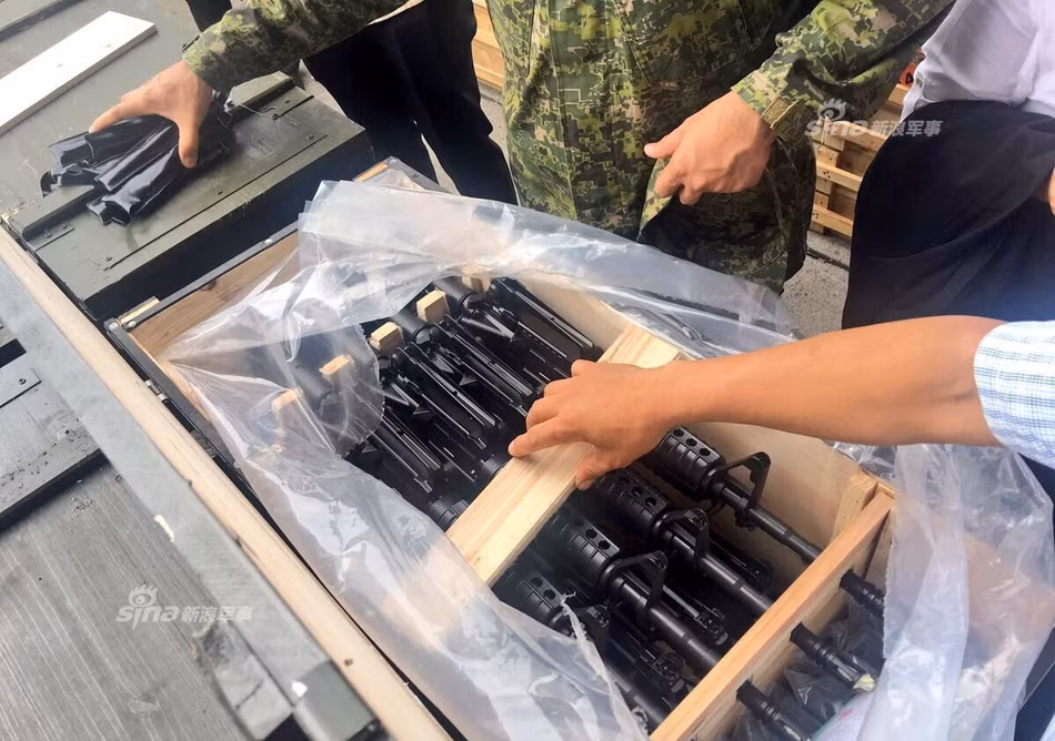 Theo một số đánh giá, CQ-A có vẻ như khắc phục được hiện tượng kẹt đạn trên dòng M16 và M4 của Mỹ. Tuy nhiên, chất lượng thực tế thì phải chờ tới khi Quân đội Philippines sử dụng chúng cho cuộc chiến chống khủng bố mới đánh giá hết được. Nguồn ảnh: Sina