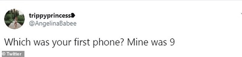 Angelina McFeron, 23 tuổi, đến từ Alaska, Mỹ đã bắt đầu chia sẻ về 18 chiếc điện thoại qua các thời kỳ và đặt câu hỏi với mọi người "đâu là chiếc điện thoại đầu tiên của bạn?". Rất nhanh chóng, bài đăng của Angelina McFeron đã thu hút sự chú ý của cư dân mạng với hơn 13.000 lượt thích và nhanh chóng biến thành trào lưu mới.