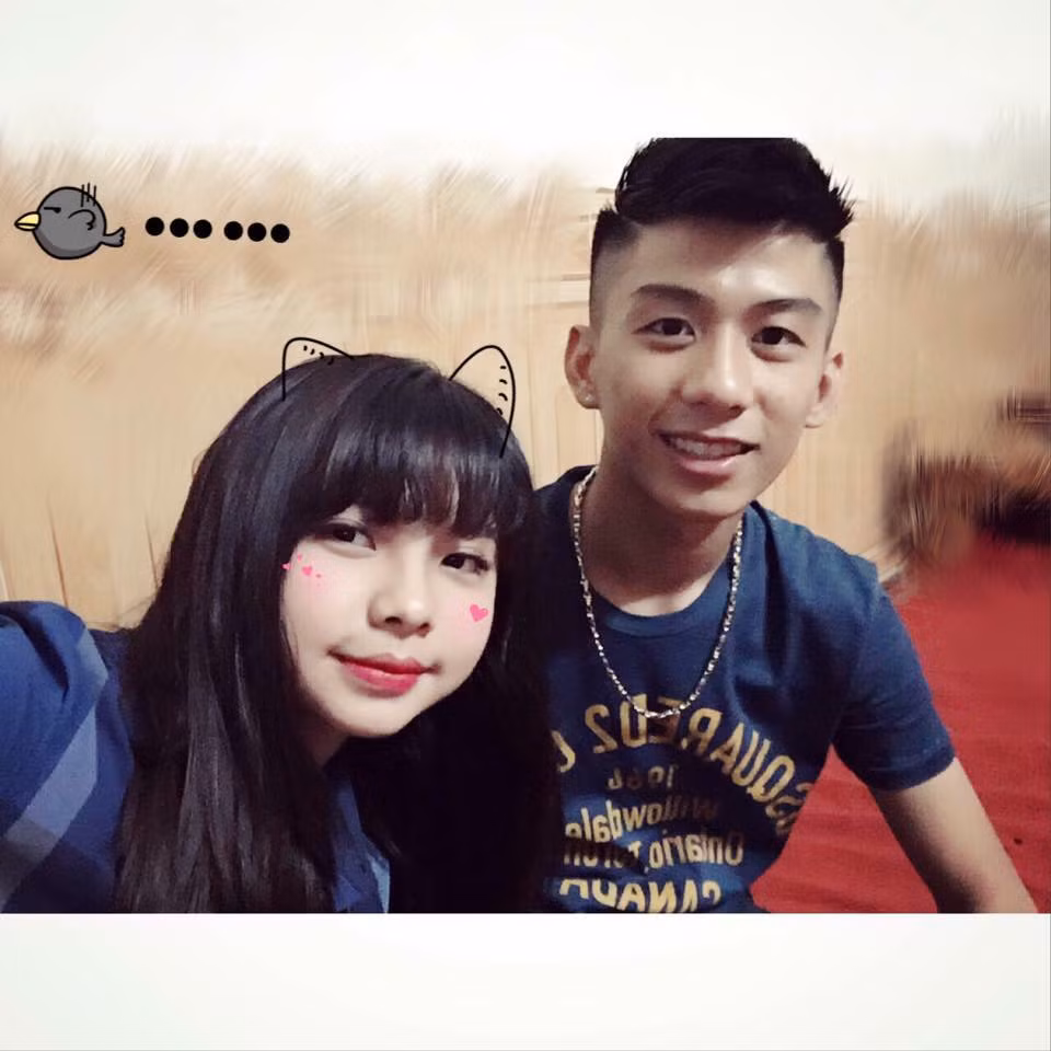 Một sở thích khác của Quang Thanh là khoe ảnh người yêu trên mạng xã hội. Facebook của Thanh có khá nhiều bức ảnh cậu và cô bạn gái xinh đẹp chụp chung, thể hiện tình cảm và nhiều khoảnh khắc ngọt ngào.