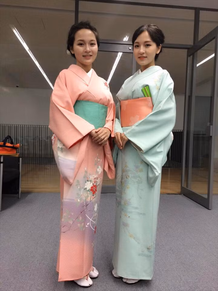 Với phần thưởng 1,5 triệu Yên, tương đương 300 triệu đồng nhóm 3 nữ sinh tài năng dự định sẽ sử dụng để biến những kế hoạch đưa ra trong cuộc thi trở thành hiện thực. Dự tính vào tháng 10 tới, mô hình kinh doanh thực phẩm của các cô gái Việt sẽ bước đầu đi vào hoạt động.