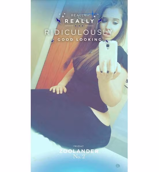  Hot girl mạng mới nổi có vòng ba siêu khủng được nhắc tới ở đây là Raylynn, hiện đang sinh sống tại thành phố Atlanta, Georgia, Mỹ. Gọi Raylynn là hot girl mạng bởi trang cá nhân của cô có đến gần 200 nghìn người theo dõi, mỗi bức ảnh cô chia sẻ đều thu thú không dưới 3 nghìn lượt thích. Giới trẻ phương Tây quan tâm tới Raylynn bởi thân hình của cô quá ư "khác người" và cũng bởi cô nàng luôn rất tự tin vào bản thân.