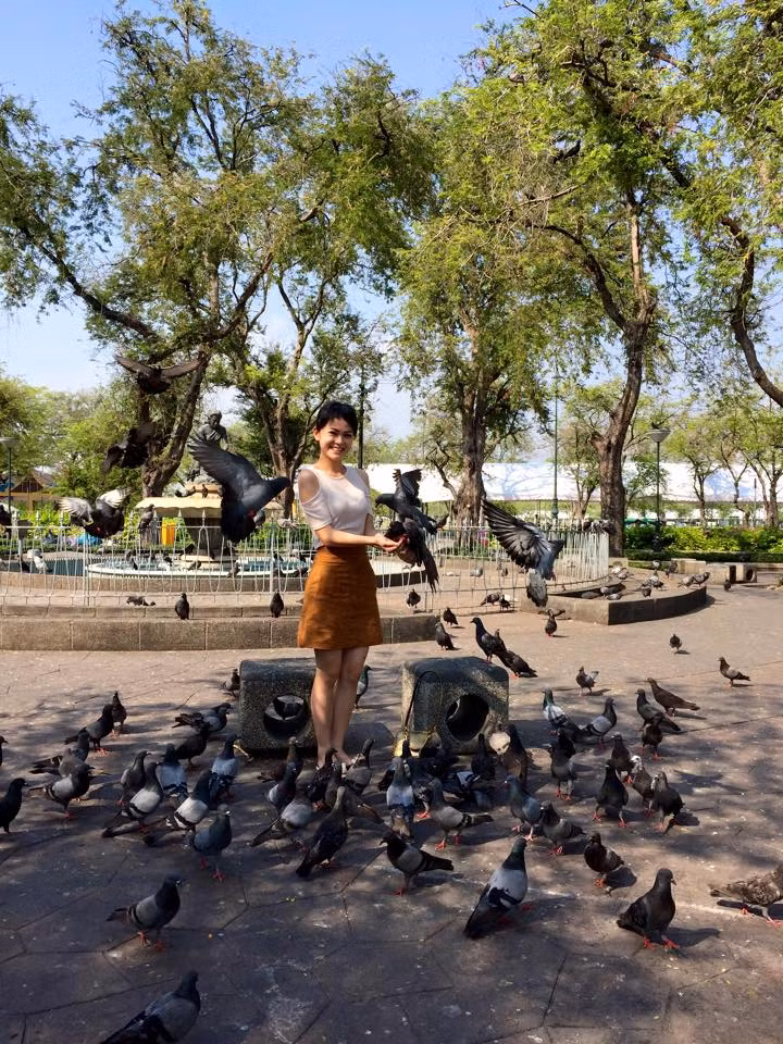 Trong đầu cô gái trẻ luôn tràn đầy ý tưởng, kế hoạch về những chuyến du lịch. Nhờ làm công việc tự do nên Phương Thảo có khá nhiều thời gian để vừa đảm bảo được mặt thu nhập, kinh tế, vừa có thể tận hưởng niềm vui nhờ đi du lịch hay theo đuổi những đam mê cá nhân.