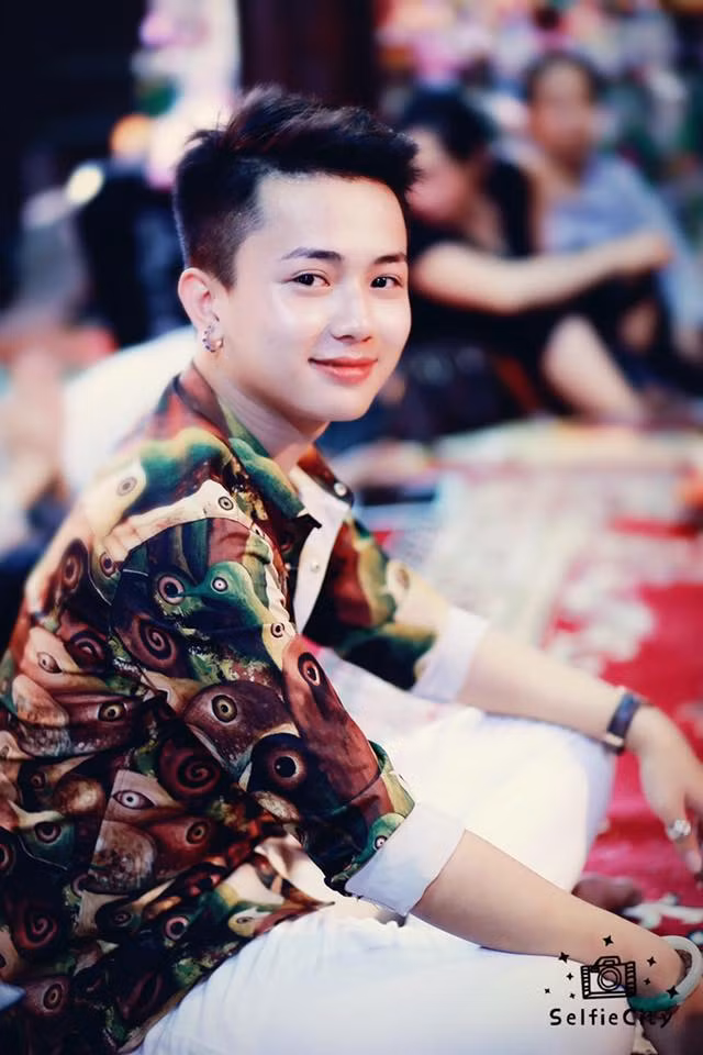 Cụ thể, theo tiết lộ của Hoàng Quốc Việt, ước mơ của cậu là có thể xây dựng được một diễn đàn trao đổi về kiển thức tâm linh, làm từ thiện và công đức để xây dựng các đền, chùa, xa hơn là đóng góp xây dựng xã hội, cứu giúp những người có hoàn cảnh khó khăn.