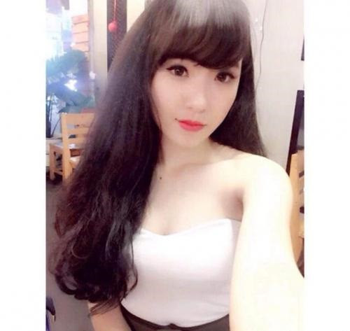 Tuy nhiên những hình ảnh chụp chân dung, cận mặt của cô gái trẻ người Việt hiện vẫn đang được dân mạng truyền tay nhau không ngừng. Dường như chính sự tò mò của dân mạng Trung Quốc, Việt Nam đã khiến một cô gái rất bình thường trở nên "nổi tiếng" theo cách chẳng giống ai và còn được biết bao người quan tâm, dò hỏi thông tin.