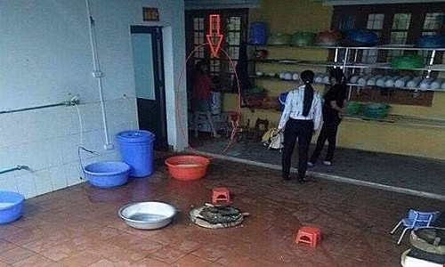 Doc nguoc tre vao may vat long ga: Co the khoi to hinh su?