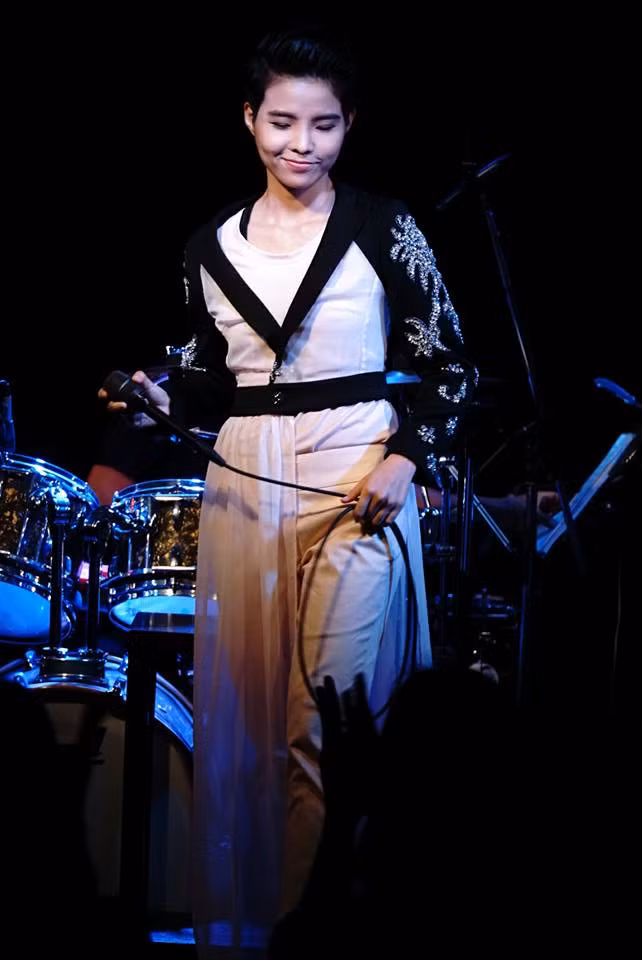 Tuy nhiên, nhiều khán giả vẫn bày tỏ sự thích thú với sự thay đổi hình tượng, pha chút nữ tính của Vũ Cát Tường. 