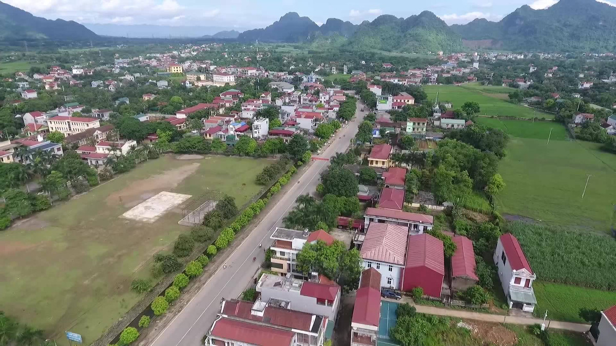 Yen Thuy dua 17 lo dat len san, khoi diem thap bat ngo