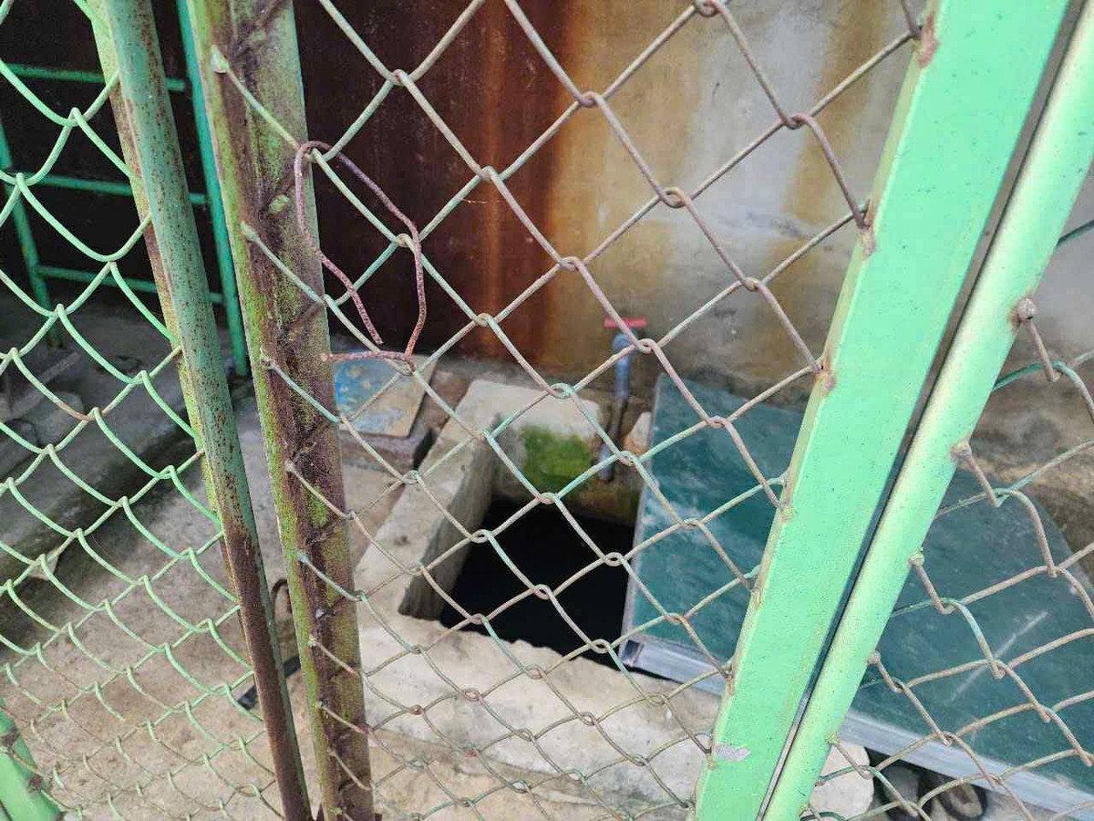 Xot xa be trai tu vong trong be chua nuoc o truong mam non