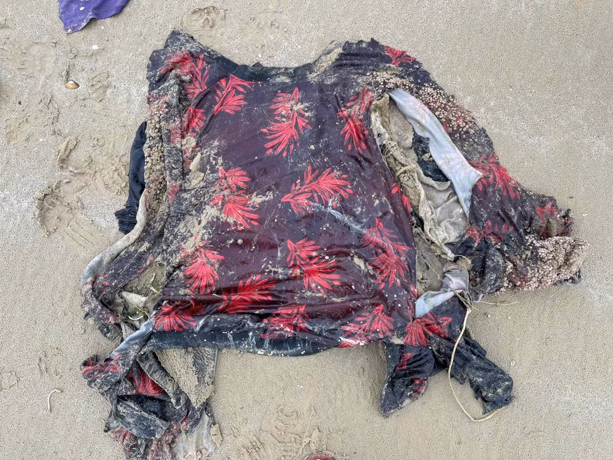 Truy tim tung tich nan nhan troi dat vao bo bien o Ha Tinh