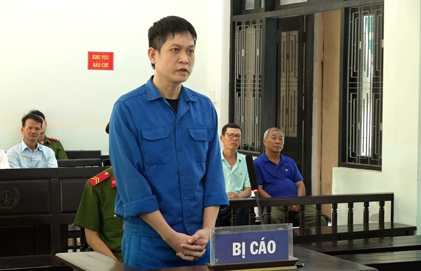 Chiem doat tien cong ty, nguoi dan ong linh 8 nam tu