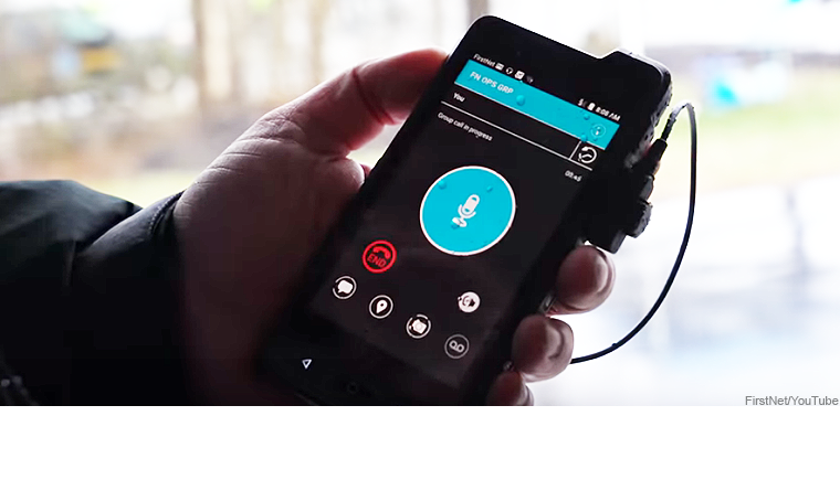Nội dung ghi lại được từ chiếc điện thoại sẽ được sử dụng làm bằng chứng giám sát, ngăn chặn những trường hợp người vi phạm luật chống đối hoặc những điểm sai trong lúc thi hành công vụ của cảnh sát. Ngoài quay phim, chụp ảnh, cảnh sát Mỹ có thể sử dụng chiếc điện thoại này để đàm thoại, cung cấp vị trí rất cơ động và đơn giản. Tất cả các thao tác, dữ liệu của chiếc điện thoại sẽ được kết nối với nền tảng truyền thông công cộng FirstNet.
