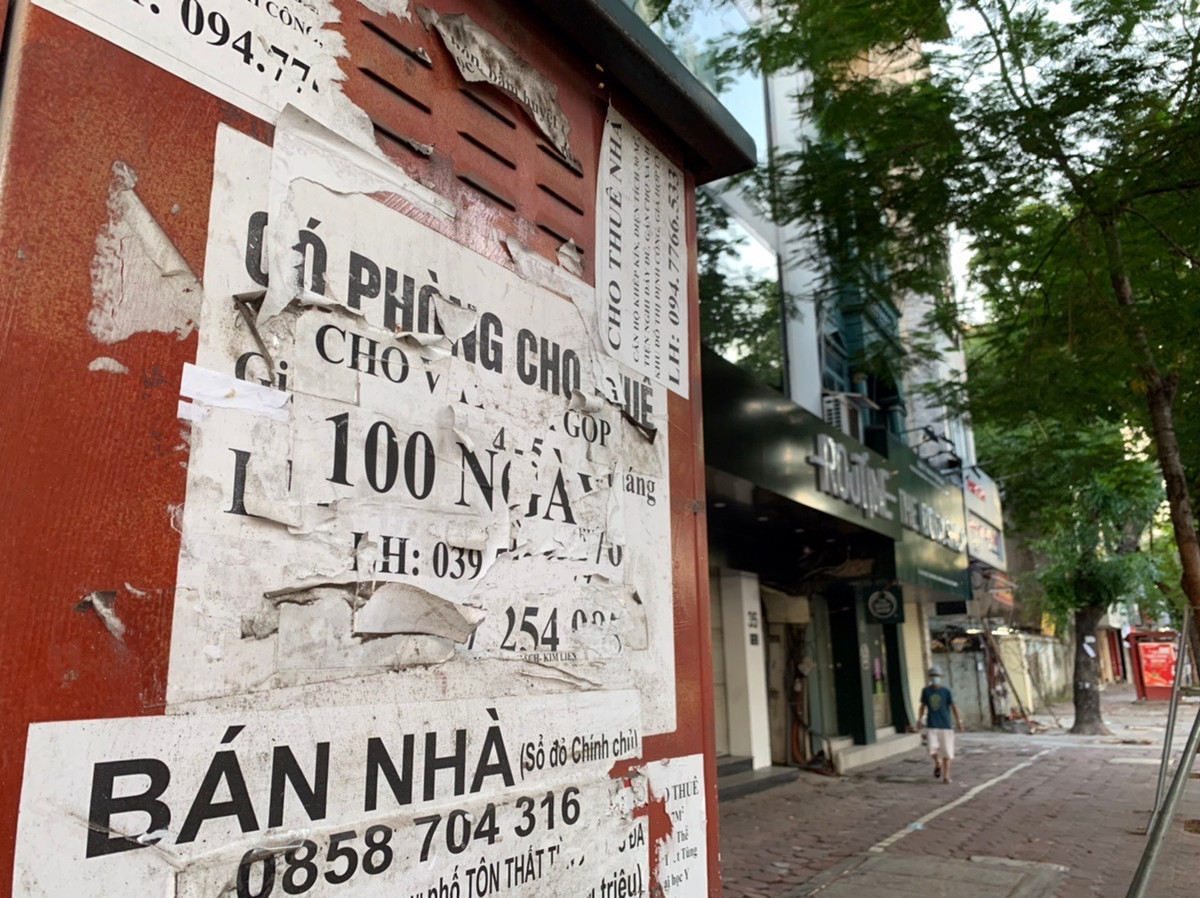 Giá thuê mặt bằng kinh doanh trên phố Chùa Bộc cũng tăng giá theo. Theo đó, giá thuê mặt bằng của các cửa hàng trên phố Chùa Bộc hiện nay khoảng 1 triệu đồng/m2/tháng.