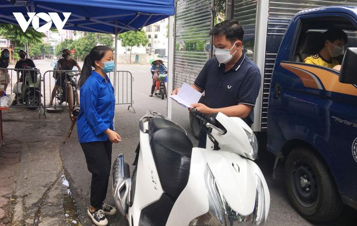 Tuy nhiên nếu chỉ một vài nơi, ở một số chốt nới lỏng công tác kiểm tra thì việc đưa cuộc sống trở lại bình thường sẽ là câu hỏi khó có lời giải đáp.