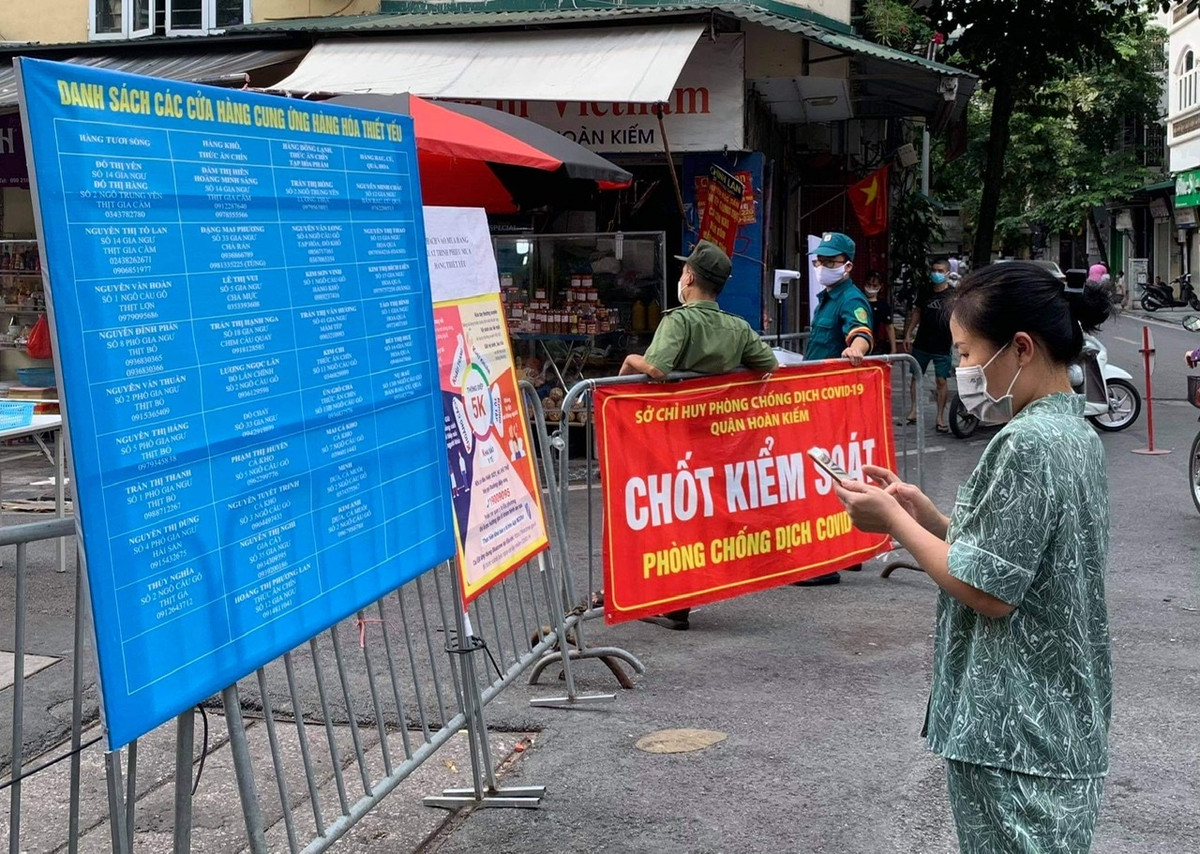 Cho “nha giau” Hang Be mo lai: Nguoi mua ban phai quet QR, khai bao thong tin