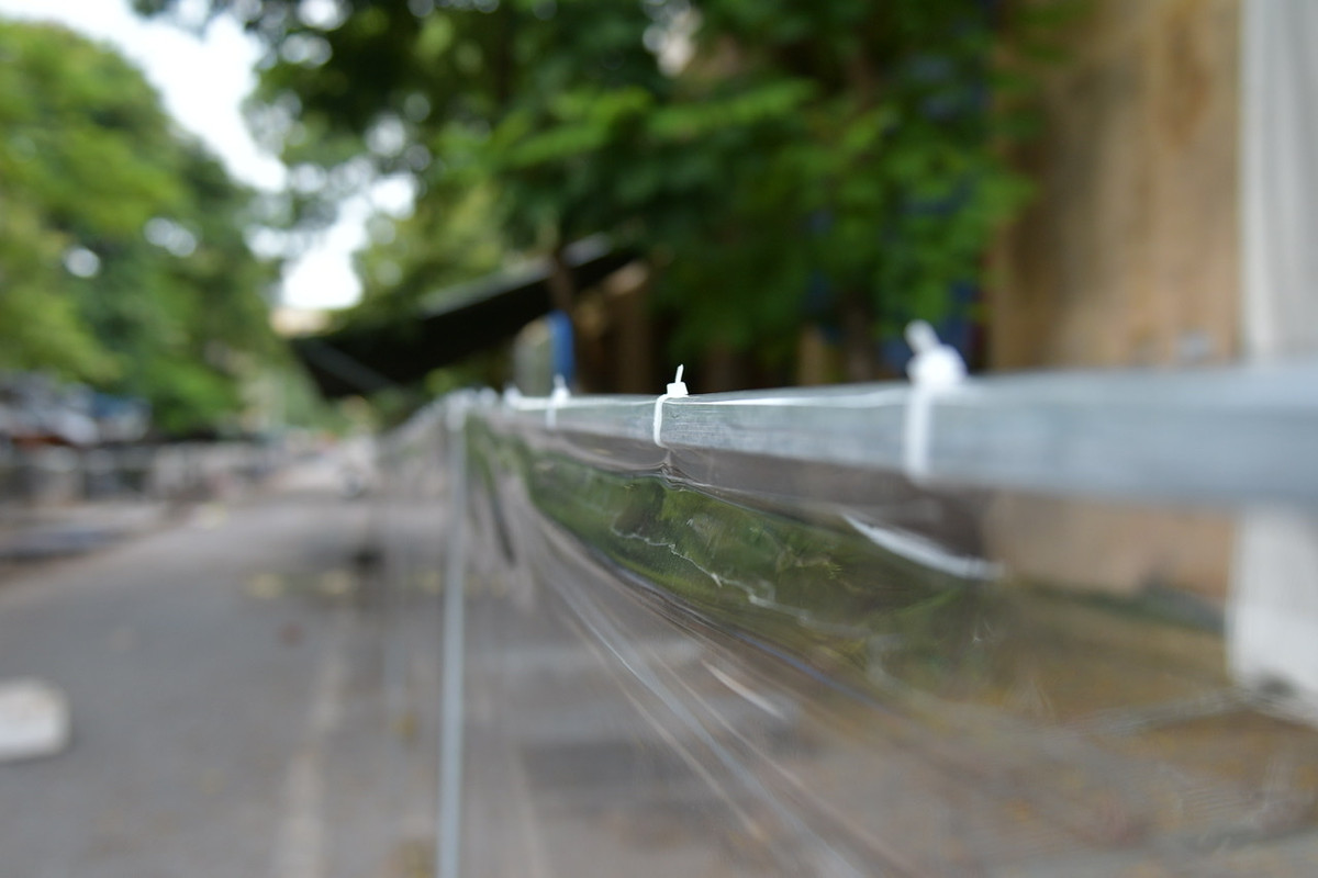 BQL chợ cho biết thêm, trước khi dừng hoạt động, chợ có 384 hộ kinh doanh. Từ ngày 20/8, chợ sẽ bố trí cho dưới 200 hộ được hoạt động, số còn lại chợ sẽ có phương án tiếp theo.