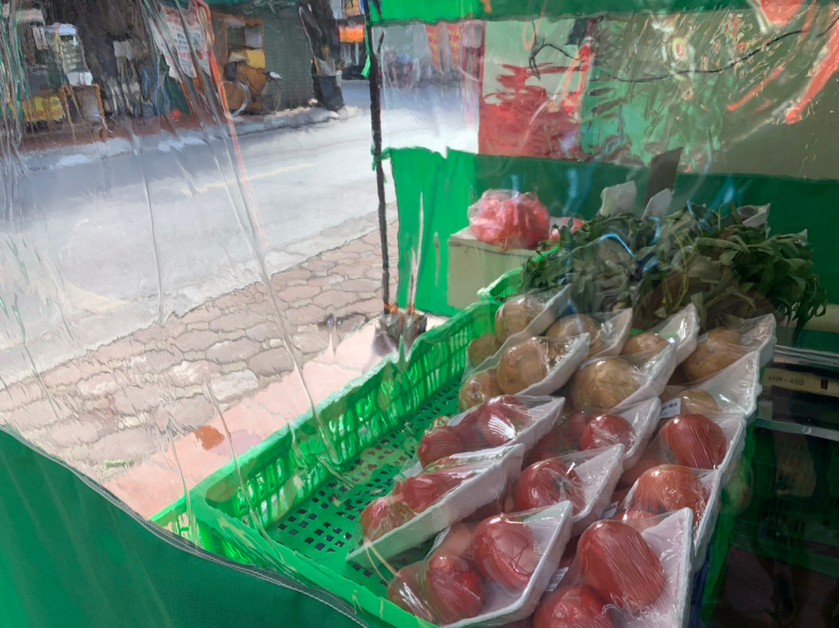 Được biết, hiện hệ thống siêu thị đang triển khai 4 gian hàng tương tự tại các quận Nam Từ Liêm, Thanh Xuân.