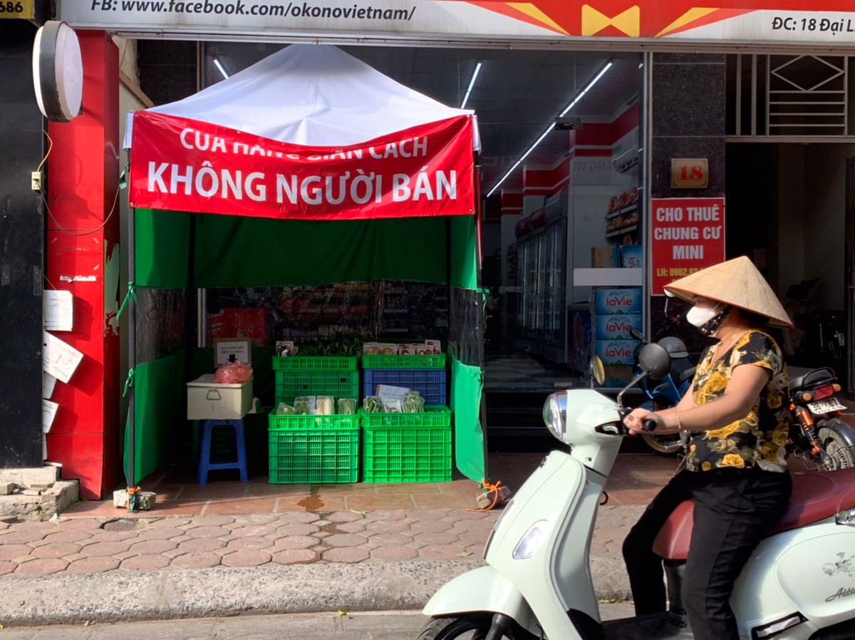 Gian hang khong nguoi ban, tu tra tien dau tien tai Ha Noi
