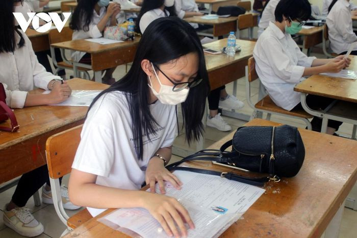 Tuyen sinh dai hoc 2021: Thi sinh bat dau thay doi nguyen vong, diem cao van lo truot-Hinh-2