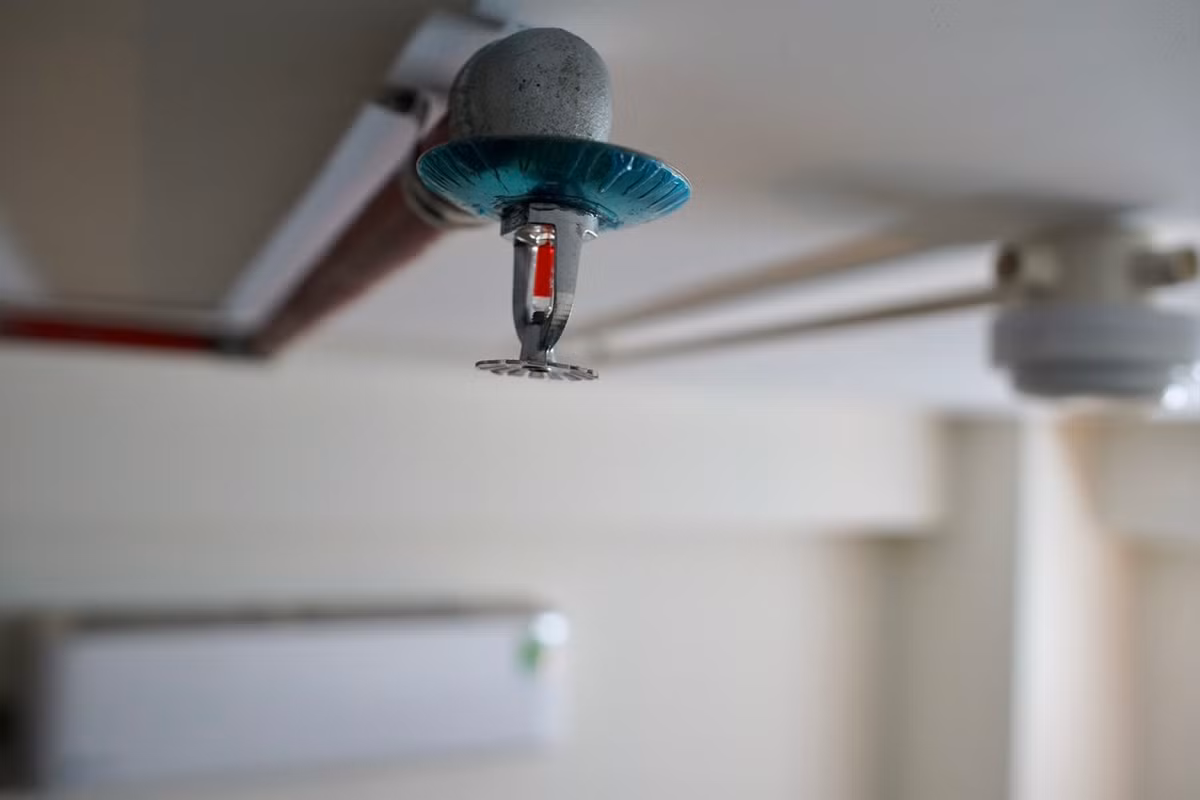 Tất cả các phòng đều được lắp hệ thống báo cháy.