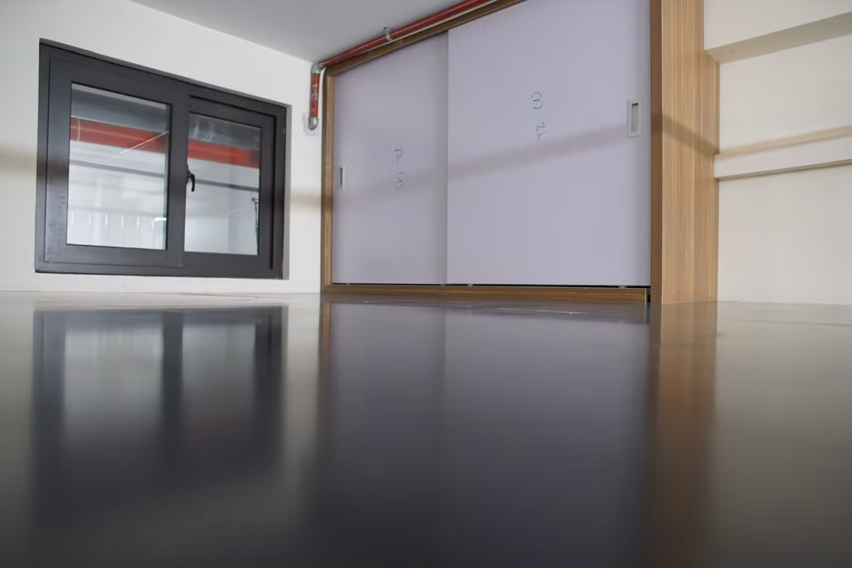 Hiện chị Thảo được bố trí ở cùng 2 người nữa, căn phòng khá rộng, đảm bảo đủ không gian sinh hoạt cho mọi người.