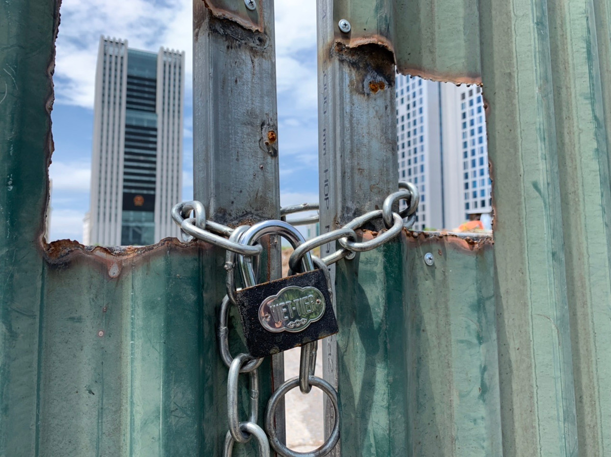 Khu đất hiện đang được quây rào, không cho người ra vào.