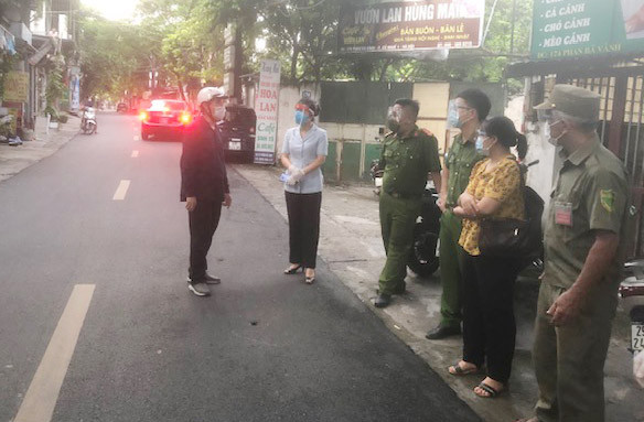 Mới đây, chợ Minh Khai (Bắc Từ Liêm) cũng phong toả từ 1/8 do một tiểu thương thường xuyên mua bán tại chợ nhiễm COVID-19.