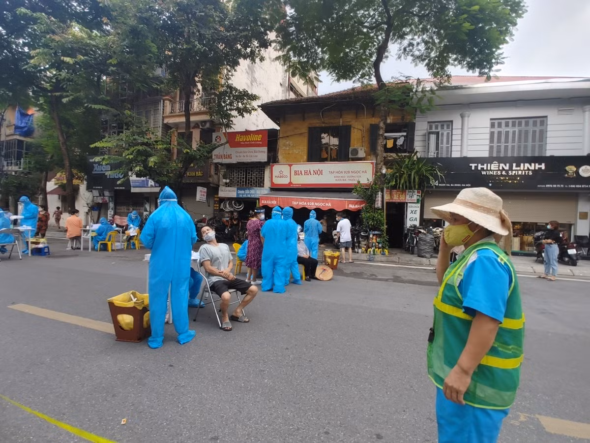 Những người có nguy cơ cao sẽ được ưu tiên lấy mẫu xét nghiệm trước.