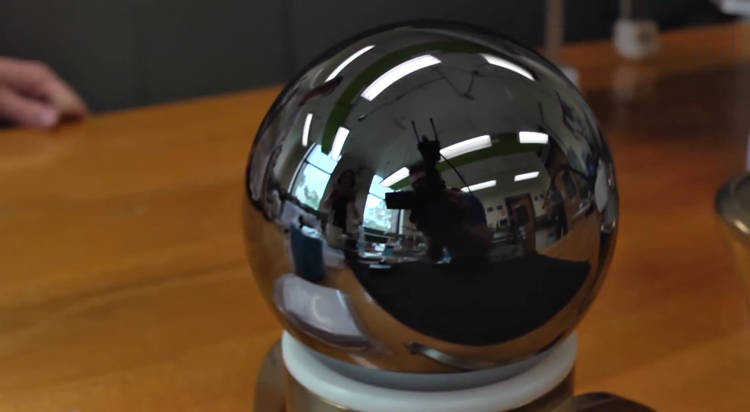 Qua cau tron nhat the gioi duoc tao ra nhu the nao?